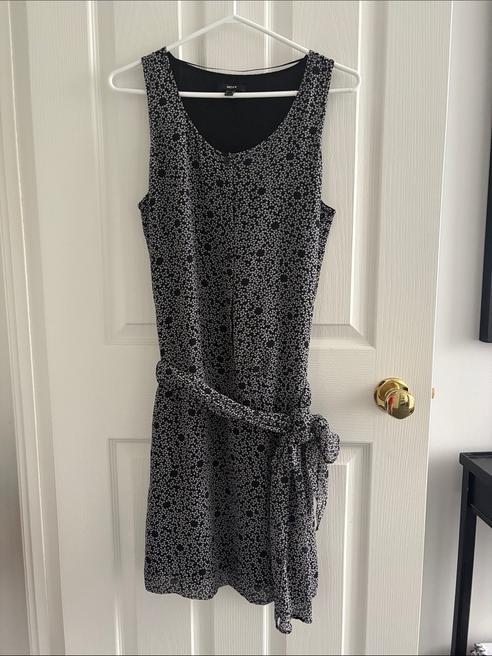 Sleeveless Black & White Floral Tie-Waist Dress